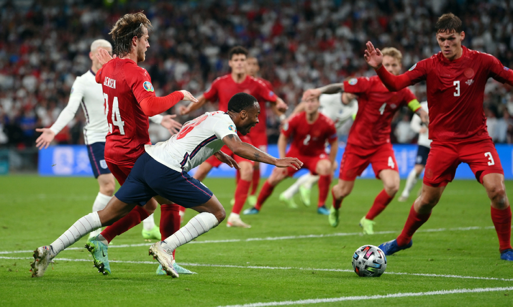 Trung phong là gì trong bóng đá và vai trò của trung phong - BSPORT - TO79